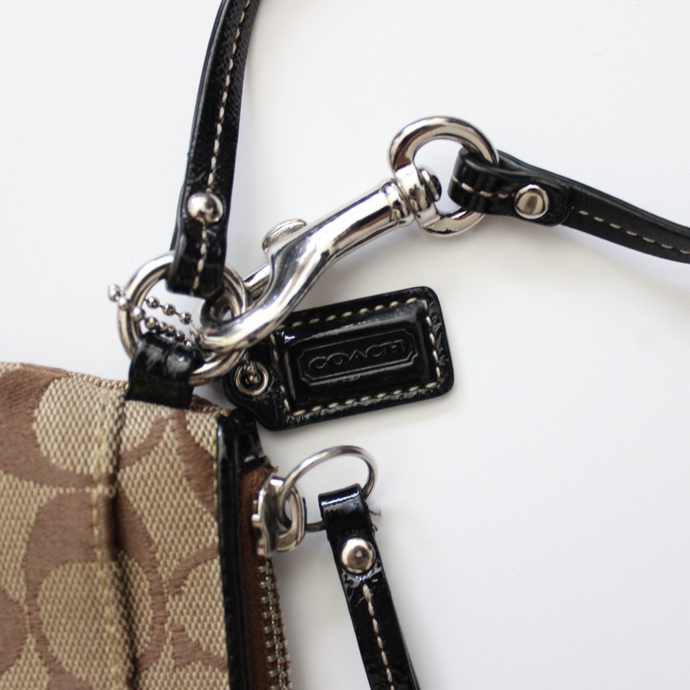 Coach Wristlet - Picture 2 of 8